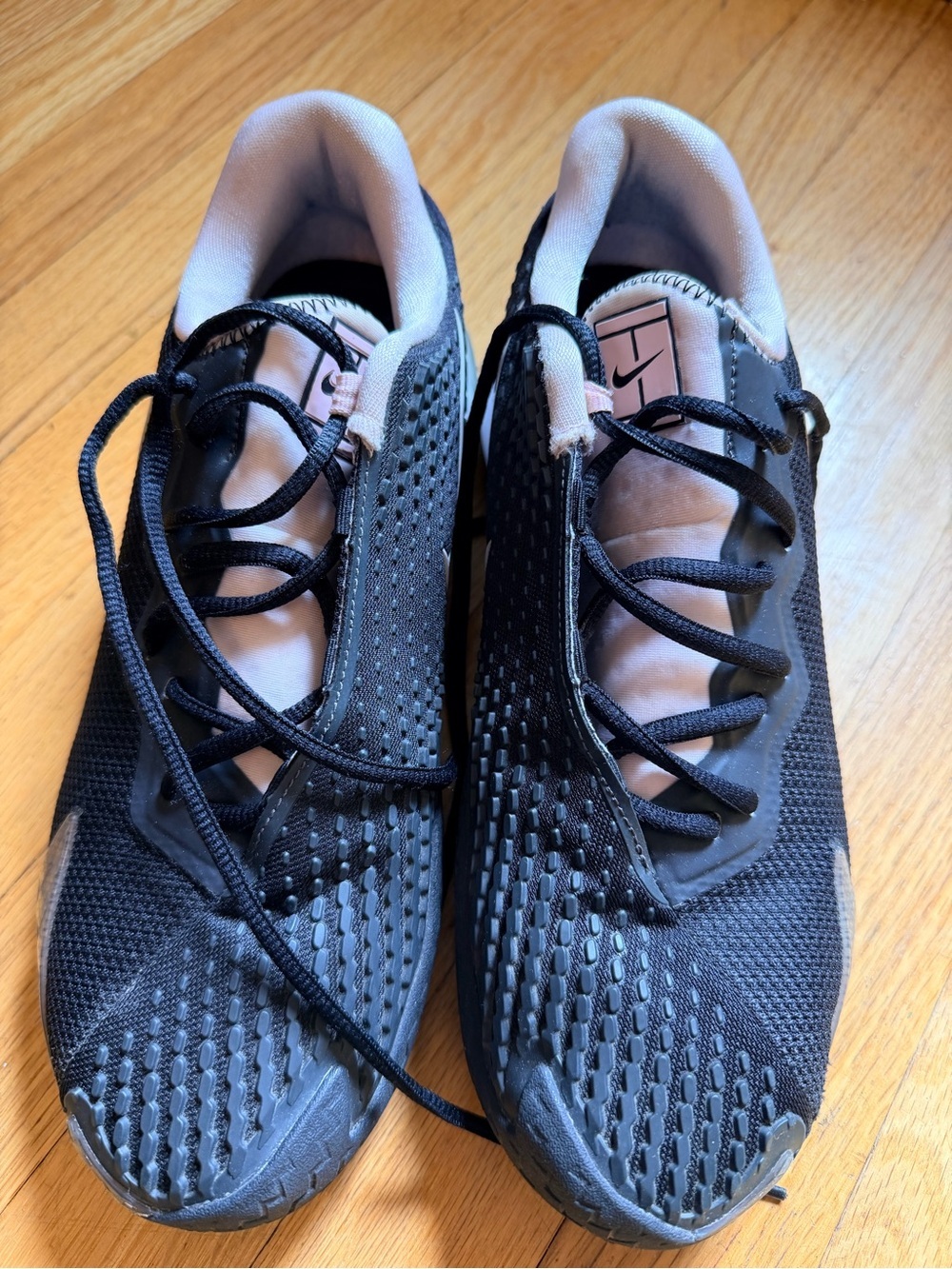 Nike vapour cage tennis shoes- worn twice